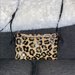 ❄️Coach Green and Brown Leopard Print Purse ❄️